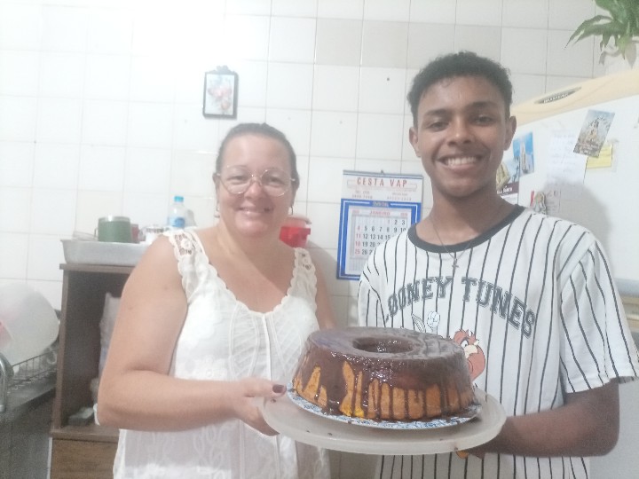 Bolo de cenoura com chocolate